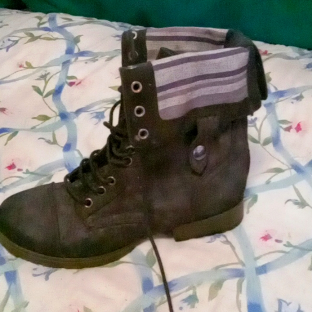 Bongo size 7 black